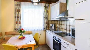 Bungalow | Private kitchen | Toaster