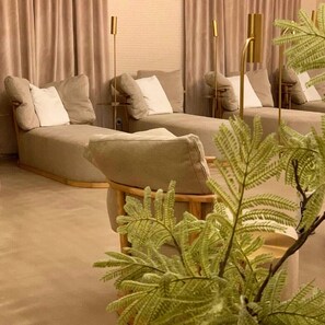 Behandlingsrom for par, kroppsbehandlinger og massasje med varme steiner