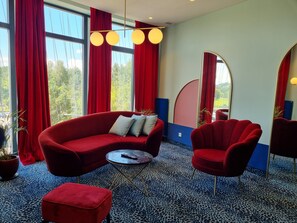 Dobbeltrom  – deluxe | Oppholdsområde | TV