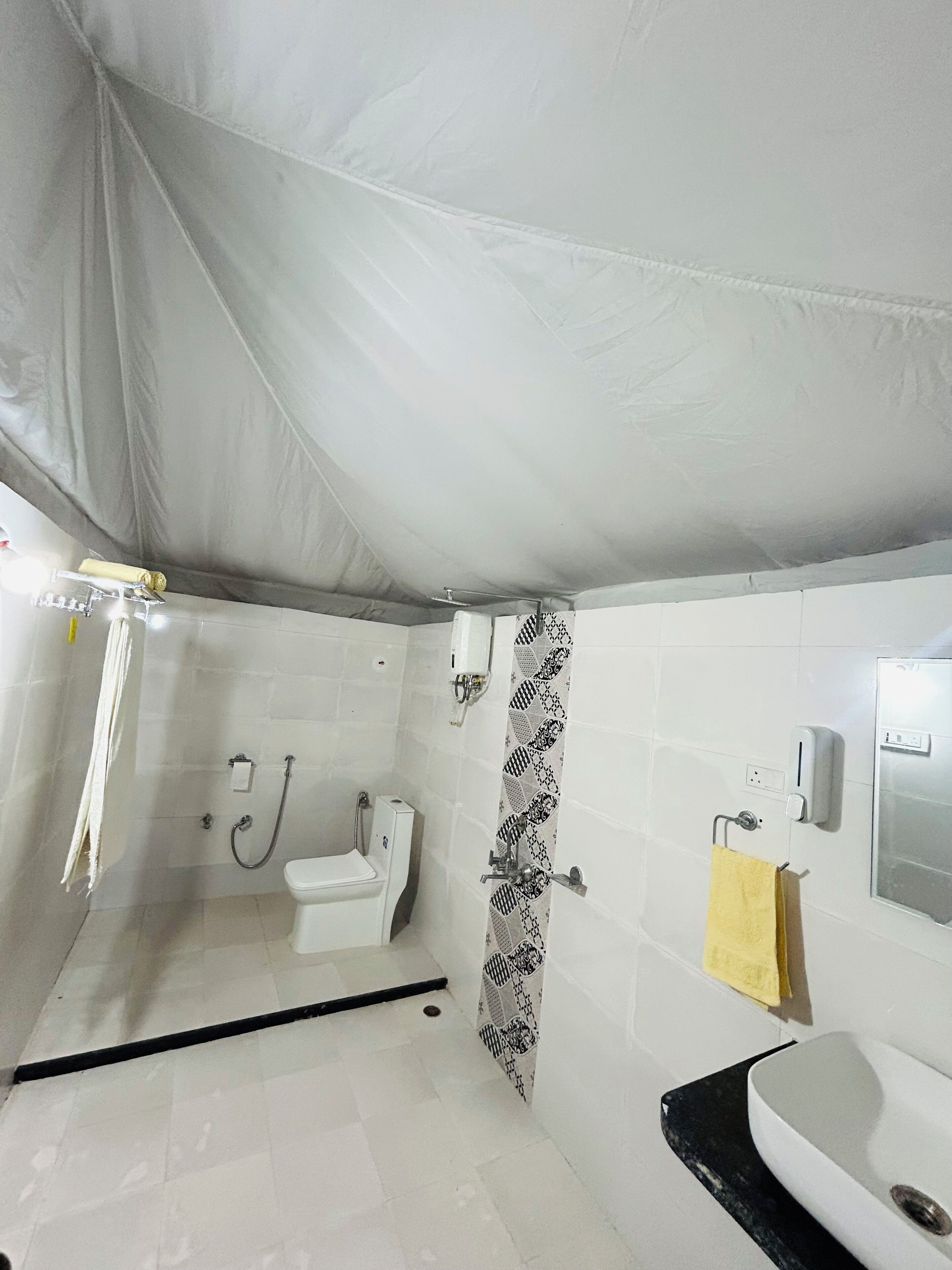 Zelt, Balkon, Bergblick | Badezimmer | Dusche, kostenlose Toilettenartikel, Haartrockner, Hausschuhe