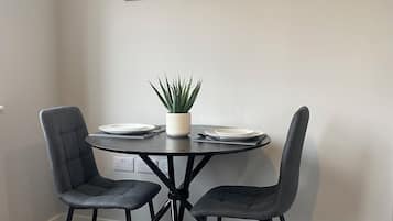 房內用餐