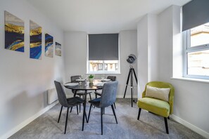 Familie appartement | Dineren op de kamer