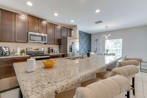 Apartment (3 Bedrooms) | Interior - 12 Mi to Disney Parks: Townhome w/ Pool Access! (Davenport)