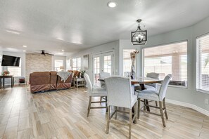 House (4 Bedrooms) | Interior