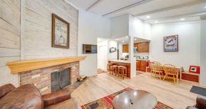 Near Hiking: Renovated Breck Condo w/ Tennis Court
