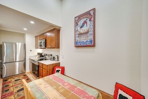 Interior - Near Hiking: Renovated Breck Condo w/ Tennis Court (Breckenridge)