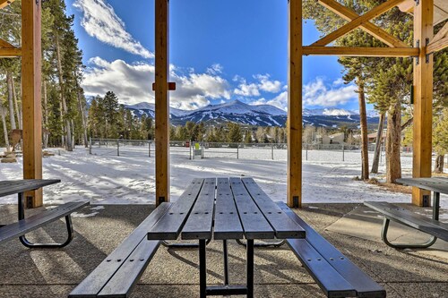 Near Hiking: Renovated Breck Condo w/ Tennis Court