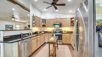 ู
ูุฒู (3 Bedrooms) | ุงูู
ูุดุฃุฉ ู
ู ุงูุฏุงุฎู