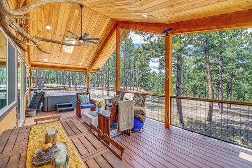 Cabin w/ Hot Tub, Deck & Mtn Views in Westcliffe!