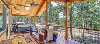 Cabin w/ Hot Tub, Deck & Mtn Views in Westcliffe!