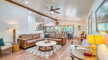 House (3 Bedrooms) | Interior