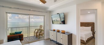 Florida Keys Getaway w/ Stunning Ocean Views