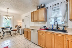 House (2 Bedrooms) | Interior