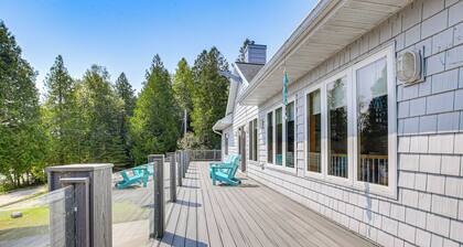 Beach Access on Lake Michigan: Sturgeon Bay Home
