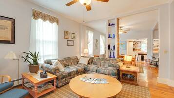 Apartment (3 Bedrooms) | Front of property