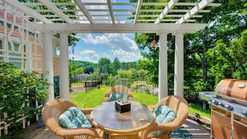 House (2 Bedrooms) | Depan hartanah