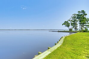 Interior - Beautiful Family Retreat By Pasquotank River! (Elizabeth City)