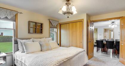 Marion Retreat w/ Patio, Grills & Fire Pit