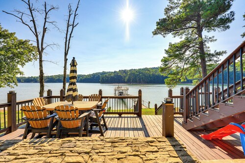 Lewis Smith Lake Retreat w/ Dock & Deck!