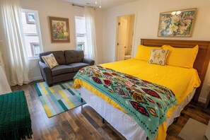 3 室のベッドルーム、アイロン / アイロン台、WiFi (無料)、ベッドシーツ