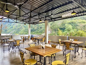 Restaurant - Euphoric River Resort (rishikesh)