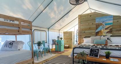 Site #10 Deluxe Safari Tent with ensuite bath