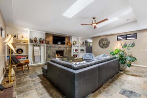 TV connectée, cheminée