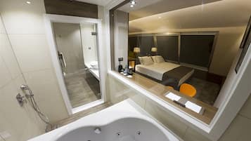 Roof Suit | Bathroom | Hair dryer, bathrobes, slippers, towels