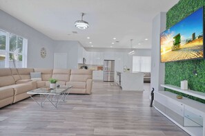 صورة غير مصنفة، 3 من 40، زرّ