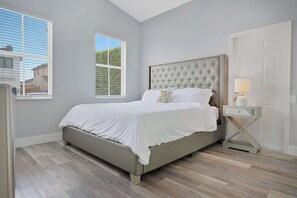 5 bedrooms, WiFi, bed sheets - 5-BD,5-BA Tropical Oasis - Pool, Patio, Fun (Hialeah)