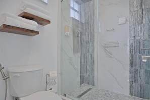 Unclassified image, 4 of 40, button - 5-BD,5-BA Tropical Oasis - Pool, Patio, Fun (Hialeah)