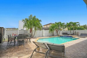 Pool - 5-BD,5-BA Tropical Oasis - Pool, Patio, Fun (Hialeah)