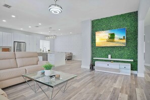 صورة غير مصنفة، 4 من 40، زرّ