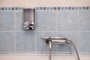 Hand-held showerhead