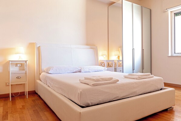 2 bedrooms, WiFi, bed sheets