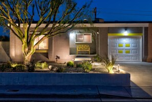 Exterior - Casa Limoncello Saltwater Pool, hot tub, views (Palm Springs)