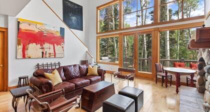 Polecat Chalet 4 Bedroom Home by RedAwning