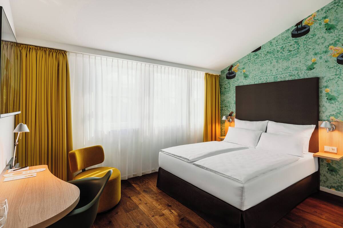 Hypo-allergenic bedding, in-room safe, individually decorated