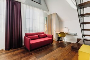 Standard Σουίτα | Υποαλλεργικά κλινοσκεπάσματα, χρηματοκιβώτιο στο δωμάτιο 