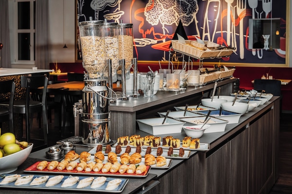 Daily buffet breakfast (EUR 22 per person)