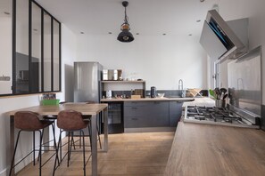 Fridge, microwave, oven, dishwasher