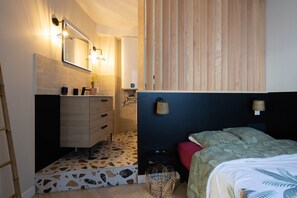 1 bedroom, iron/ironing board, free WiFi, bed sheets