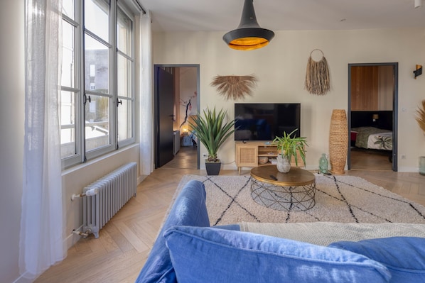 1 habitación, tabla de planchar con plancha, wifi gratis y ropa de cama 