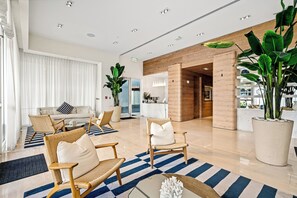 Lobby - Luxury 1 bedroom Penthouse Condo in fabulous Fort Lauderdale (Fort Lauderdale)