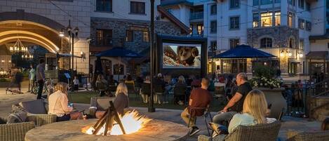 Townhome, 2 Bedrooms | Outdoor dining