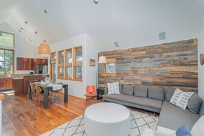 Fridge, oven, coffee/tea maker, toaster - Owl Meadows 23 2 Bedroom Townhouse by RedAwning (Telluride)