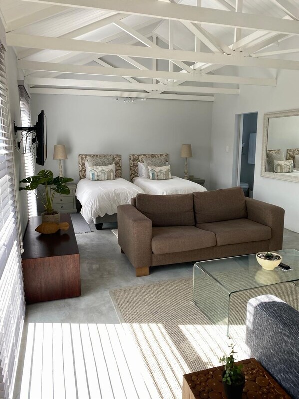 1 bedroom, iron/ironing board, WiFi, bed sheets - Cozy, Spacious Loft in Sunny Melkbos (Cape Town)