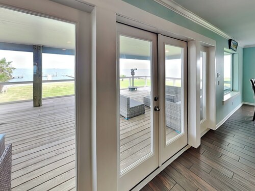 Stunning, luxury home with 180-degree bay view & fishing pier