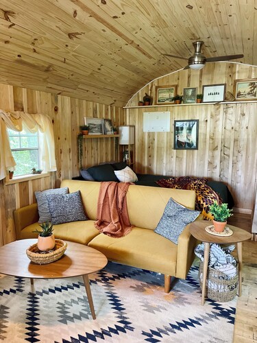 2. Cozy Tiny Home with fire pit On the farm