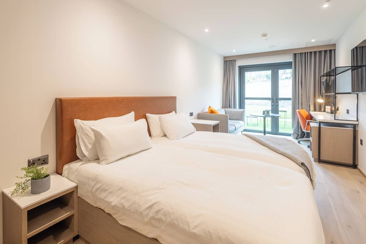 Large Twin Studio | 4 bedrooms, free WiFi, bed sheets